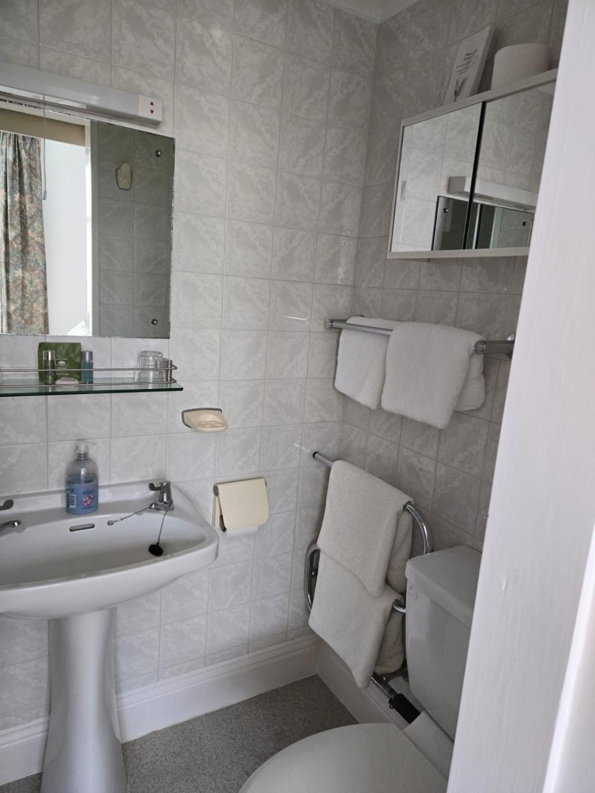 Shoreline Accommodation Bournemouth Bagian luar foto