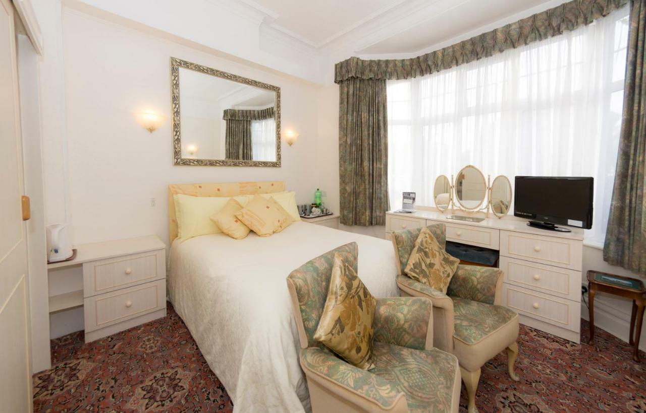 Shoreline Accommodation Bournemouth Bagian luar foto