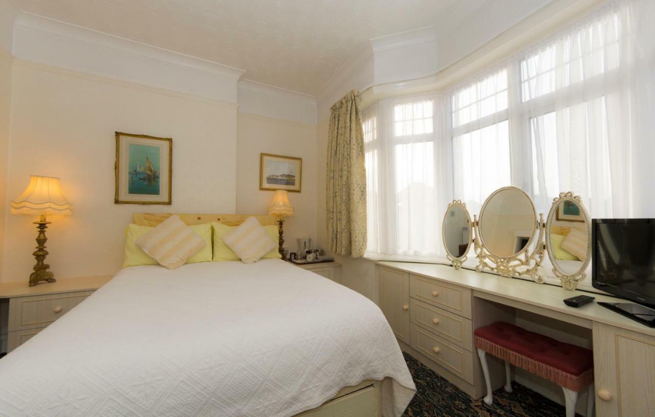 Shoreline Accommodation Bournemouth Bagian luar foto